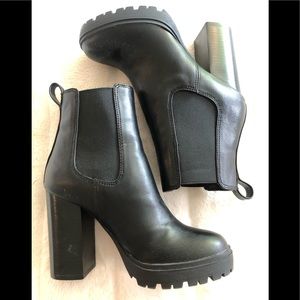Chunky Black Ankle Boots / Steve Madden Loopy